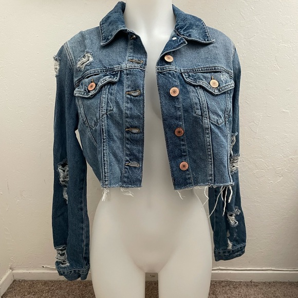 Forever 21 - Crop and Distressed Jean Jacket - M - Picture 8 of 8